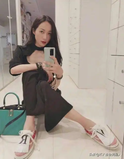 世界上最美的脚是什么样的世界上最好看的脚是谁的