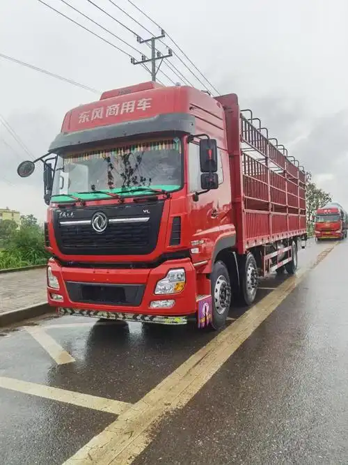 东风商用车天龙天龙前四后四9米6高栏货车