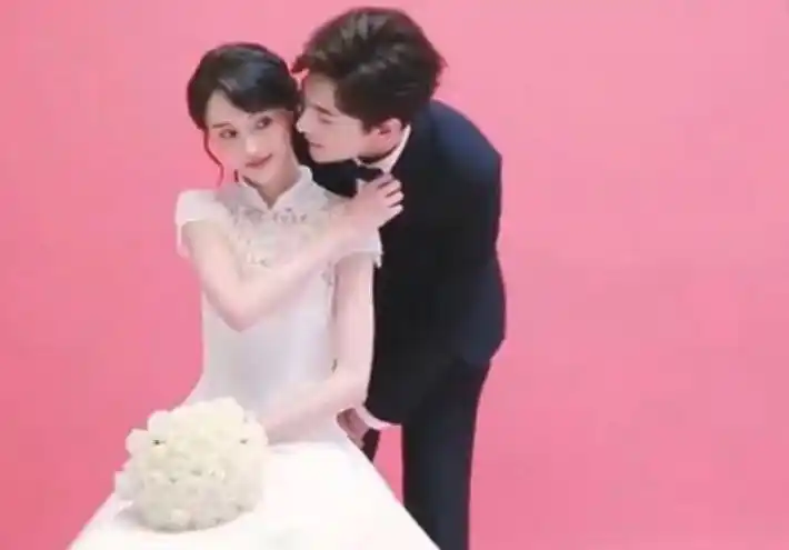 杨洋郑爽合拍婚纱照甜蜜互动 网友大呼般配