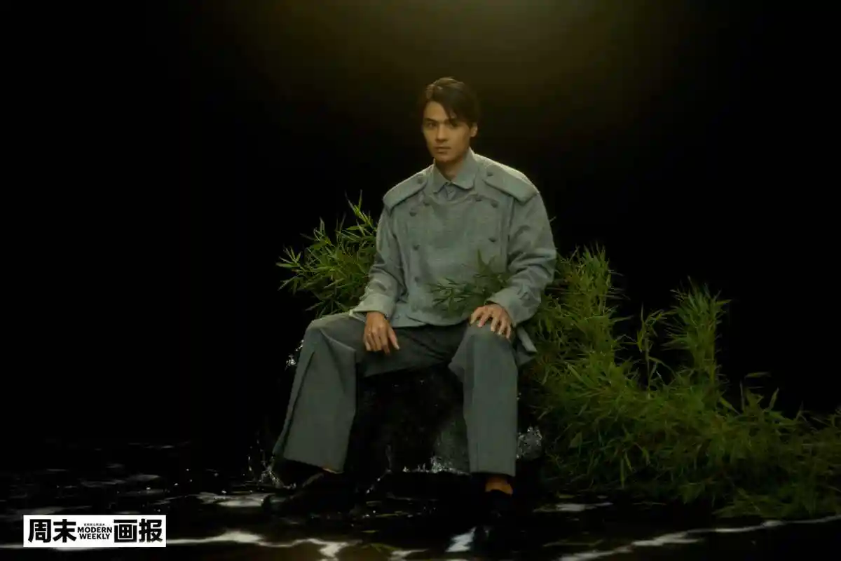 颜值不输鲜肉冯德伦时尚大片曝光