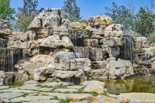 做大型假山,该如何选择假山石头?需要注意哪些