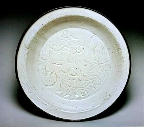 定窑瓷器装饰及其造型艺术《一》