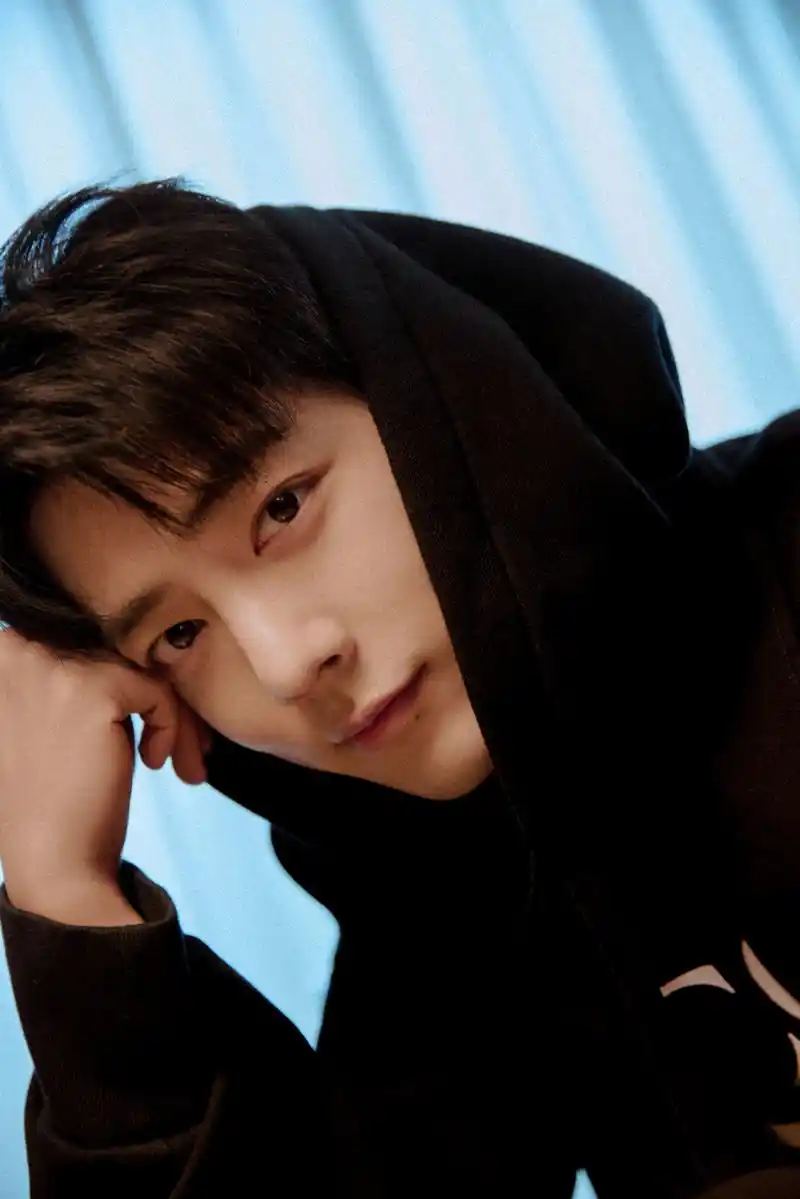 肖战图片:帅气战战