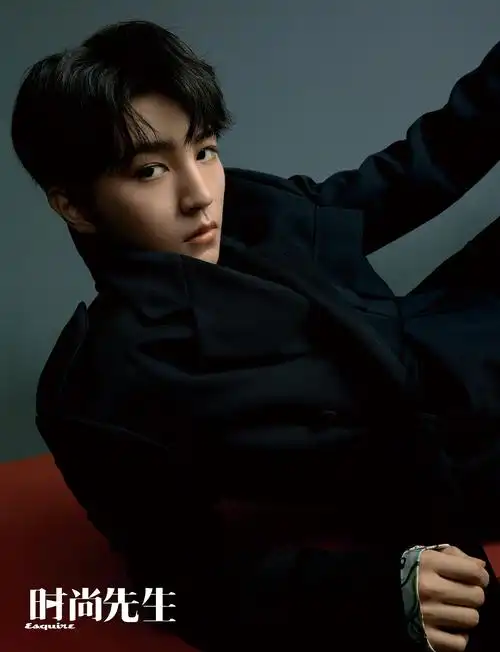 王俊凯《时尚先生》6月刊封面释出