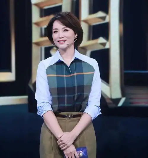 从央视一姐到查无此人董卿如何被两个男人毁掉的一生