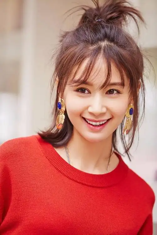 王子文(外文名:olivia,1987年2月28日-),出生于四川成都,毕业于中央