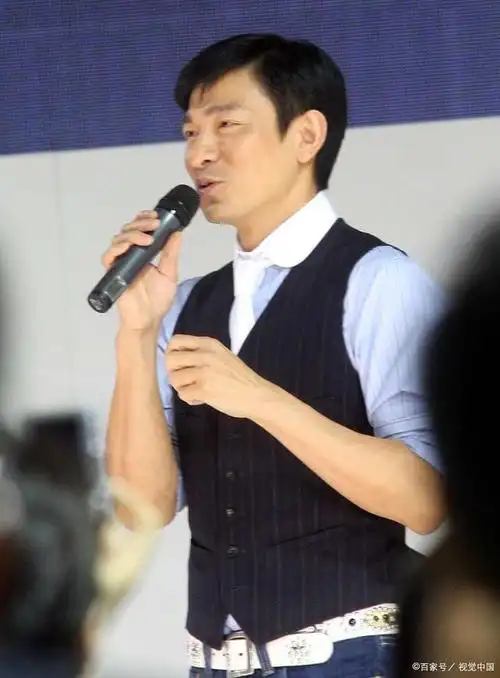 作为三代人的偶像,为什么刘德华可以如"长青树"长盛不衰,相信很多粉丝