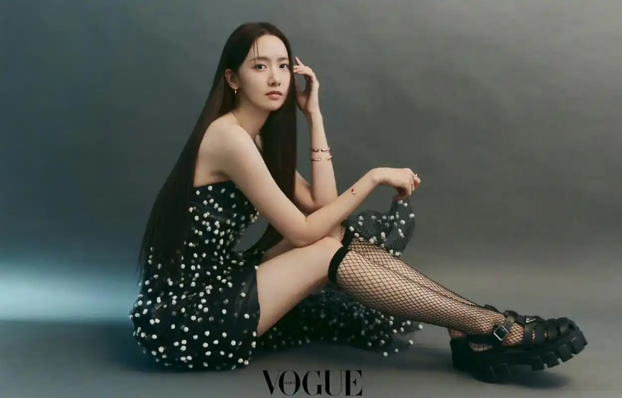 "南韩第一美女"#林允儿# 容颜秀丽,身材窈窕,修长美腿,性感妩媚,风情