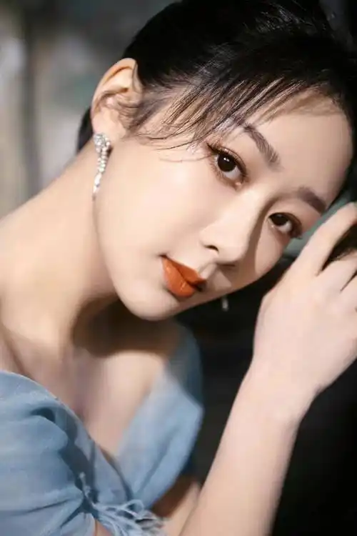 女星杨紫春晚造型合集仙女下凡美丽动人