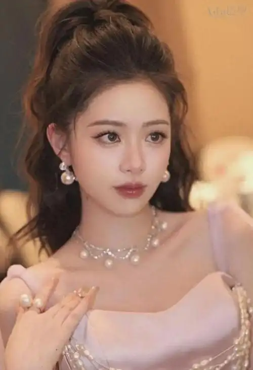 2017年,意尔康千金和汤臣一品老板儿子的盛大婚礼,真的是让人大开眼界