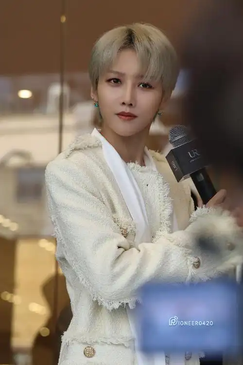 刘雨昕ur全球品牌代言人##刘雨昕南京人气现场