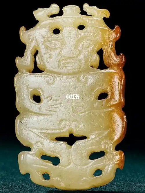 石家河玉神人纹佩