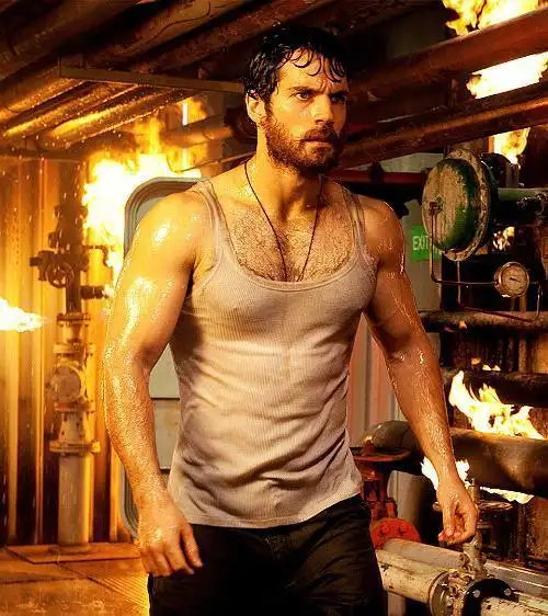 被评选"英国最帅男人" "全球性感男士"的"超人",身材太好