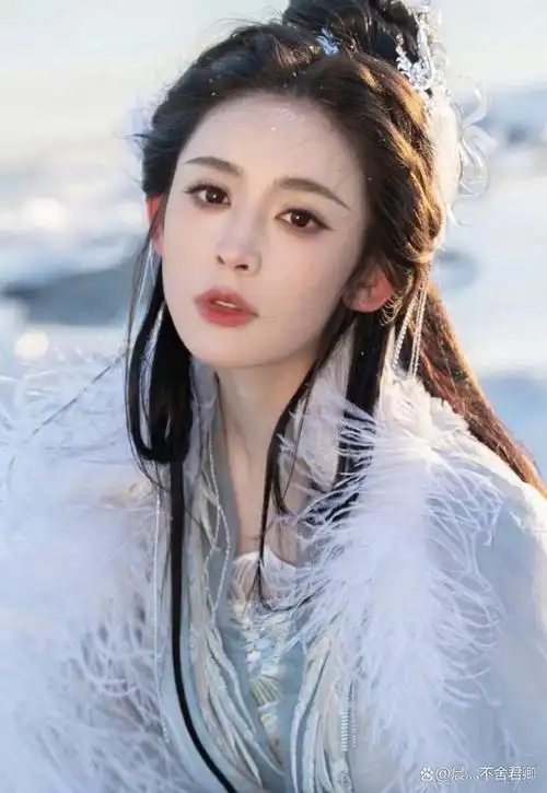 电视剧如清泉般流淌进观众的心田,而其中的一颗璀璨新星——古力娜扎