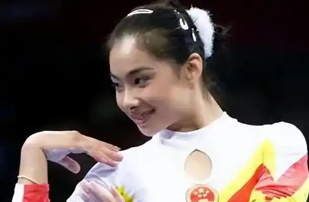 李宁妻子陈永妍:婚后六年无子,见证了丈夫的眼泪,44岁冒险生女