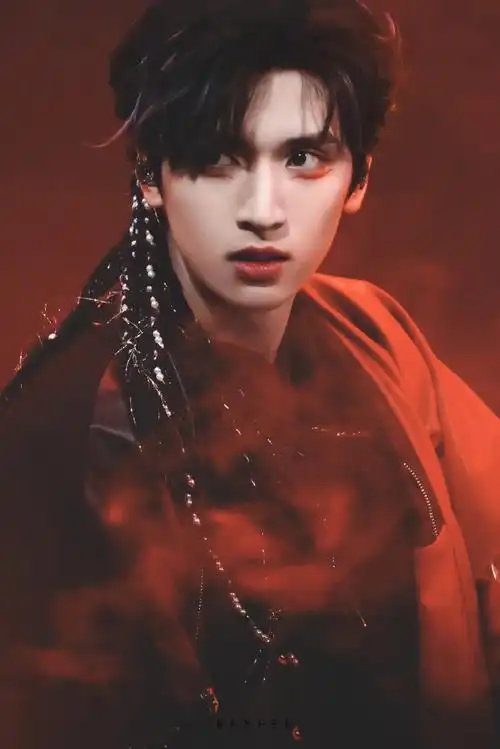 特别伟大的刀马旦苗疆圣子@时代少年团-严浩翔#时代少年团官宣湖南