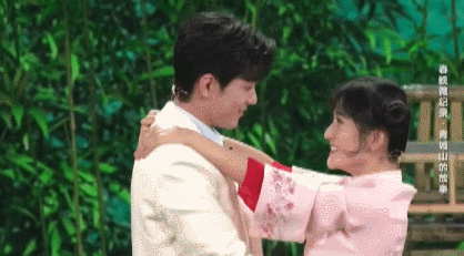 肖战春晚彩排和谢娜借位吻不止一次粉丝们酸成柠檬精