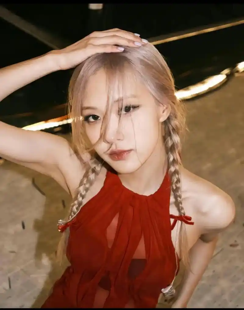 侧脸照 #blackpink #rose朴彩英 #这谁顶得 - 抖音