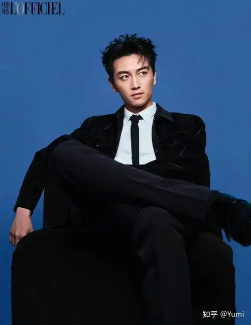 陈晓《时装 lofficiel》新写真曝光,他的造型有没有惊艳到你? - 知乎