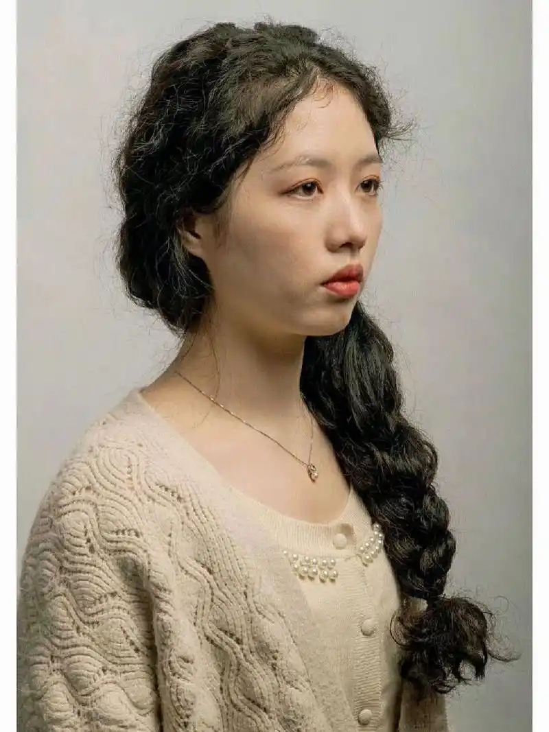 美术生素描素材97女半身像照片分享一