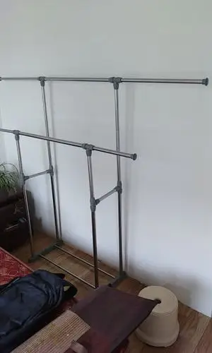 衣架很好,安装方便,.