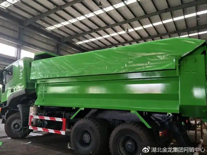 安装车间67渣土车环保盖我厂专业生产各种颜色密封篷布,篷布尺寸