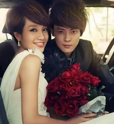 付辛博伊一热恋是真的吗 伊一男友是谁