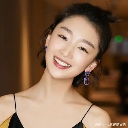周冬雨,石原里美的标志性微笑,原来你们都可以拥有!