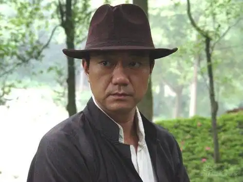 正文  新浪娱乐讯 由青年演员董勇主演的33集电视剧《重庆谍战》已在