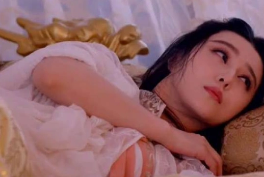 女星睡姿pk:杨颖最妩媚,郑爽是真的累了,图5美得像画里出来的