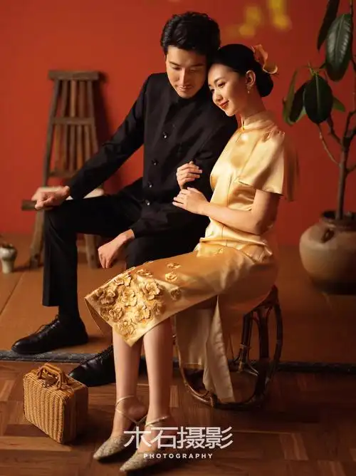 超惊艳09美出圈的金色旗袍婚纱照