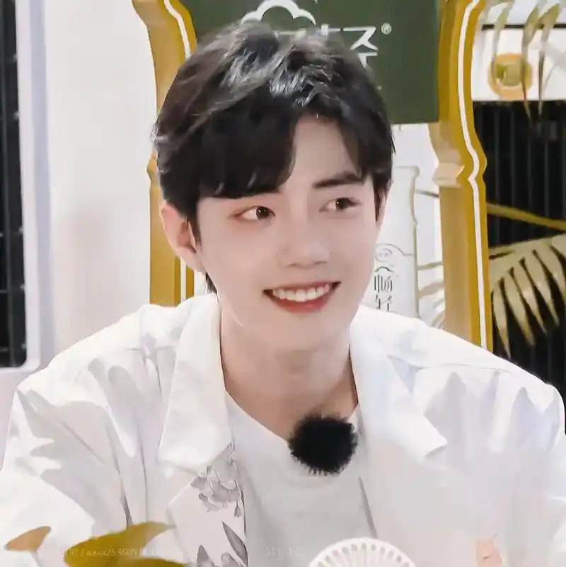 肖战 拜托,搞笑男超帅的好吧 - 抖音