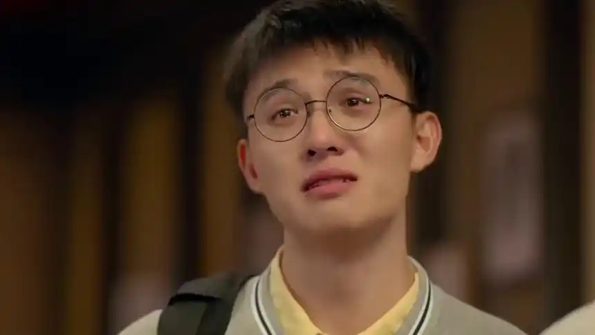 邓恩熙发现大哥二哥早就相识 郑伟哭诉心中的孤单-电影-高清视频在线