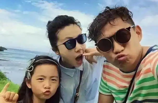 孙莉偶尔会有些小吃醋,觉得女儿的出生,把丈夫的爱都给带走了.