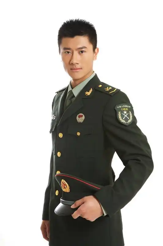 谁演的?演员是谁?神犬小七孟达的演员资料