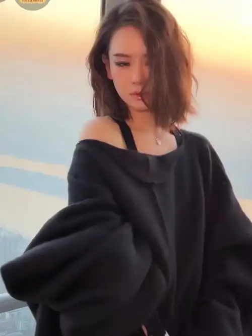 戚薇的新发型水波纹中卷发羊毛卷也太可了吧