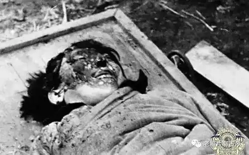 据说,当时川岛芳子的整个脑袋都被打烂,甚至脸部都已经看不清楚,然而