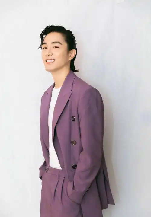 李承铉个人资料("夫圈顶流"李承铉的另类窜红记,和他背后的两个女大佬