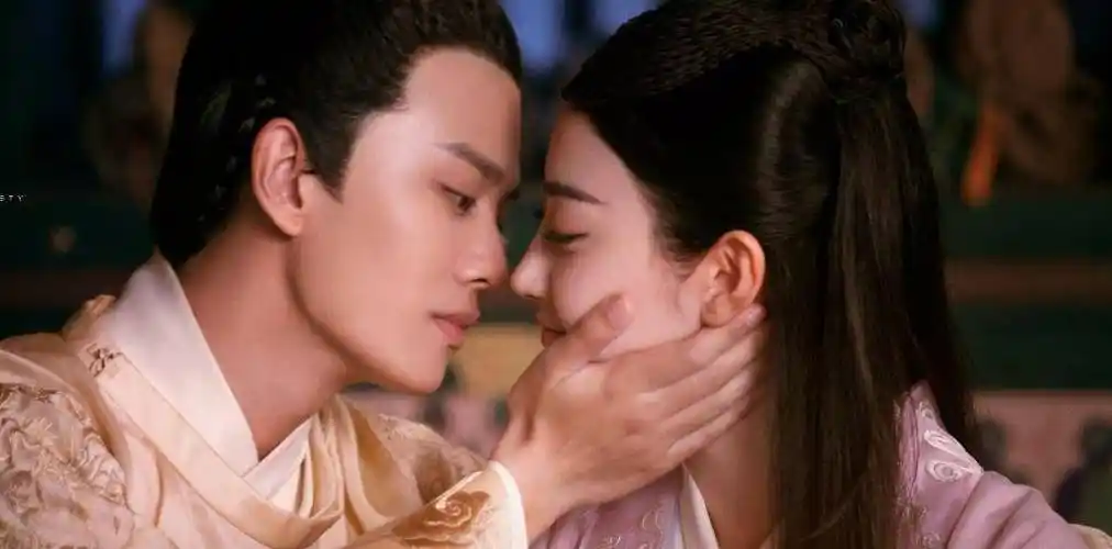 演员聂欢:默默陪伴任嘉伦八年从无到有,在家当全职太太也很幸福_时候