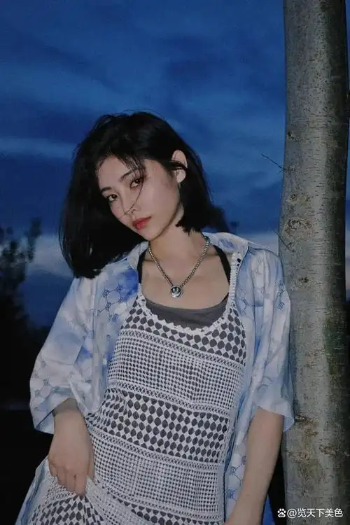 短发御姐,又甜又辣,人间绝色许佳琪,为你神魂颠倒