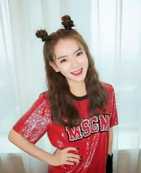 《哪吒》纷纷cos哪吒头的明星,其实有很多女星以前就扎过哪吒的丸子头