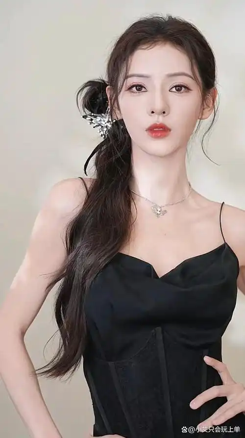 提到张予曦的演技,不得不提的就是她在各种古装剧中的绝美造型.