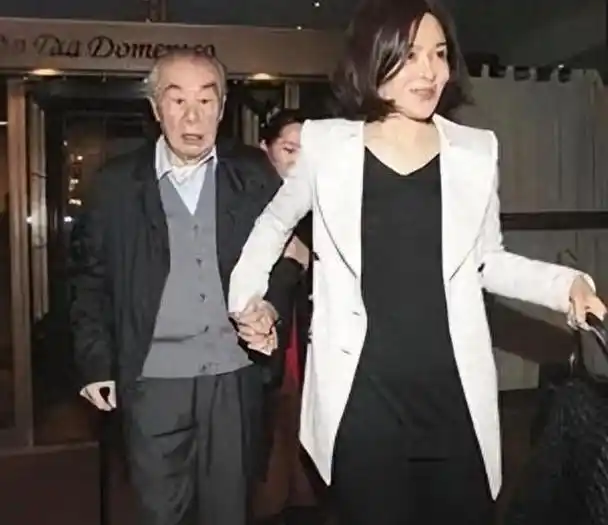 演员关山与女儿28年断绝来往女儿关之琳为其准备400万墓地