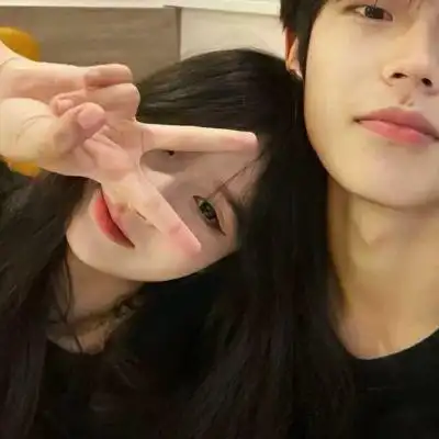 情侣头像成熟日常心动相遇是种缘分