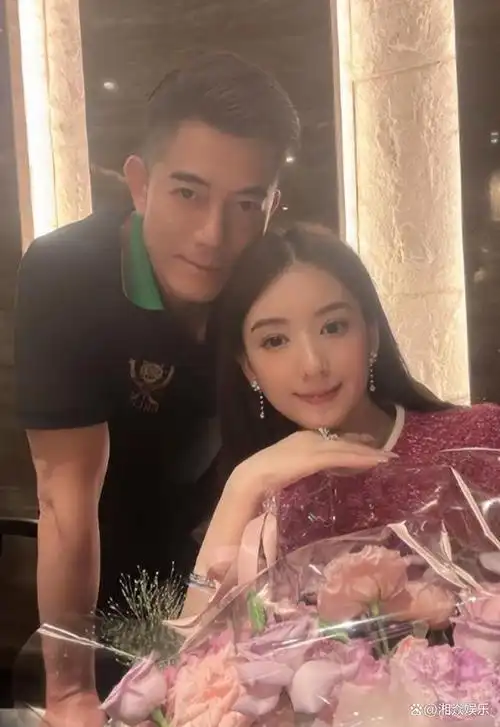 郭富城为老婆方媛过36岁生日,礼物是全套钻石首饰,俩闺女好可爱