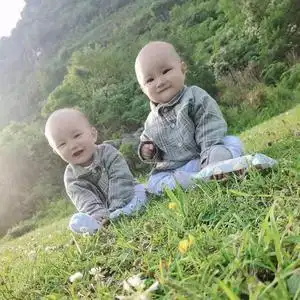 姐玥 双胞胎弟头像