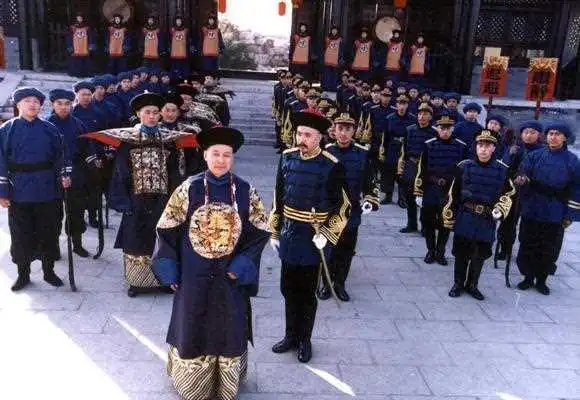 自小站练兵以来,袁世凯始终通过各种各样的途径和手段牢牢的把握着