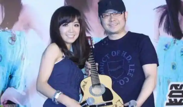 蒙古歌手云朵个人资料