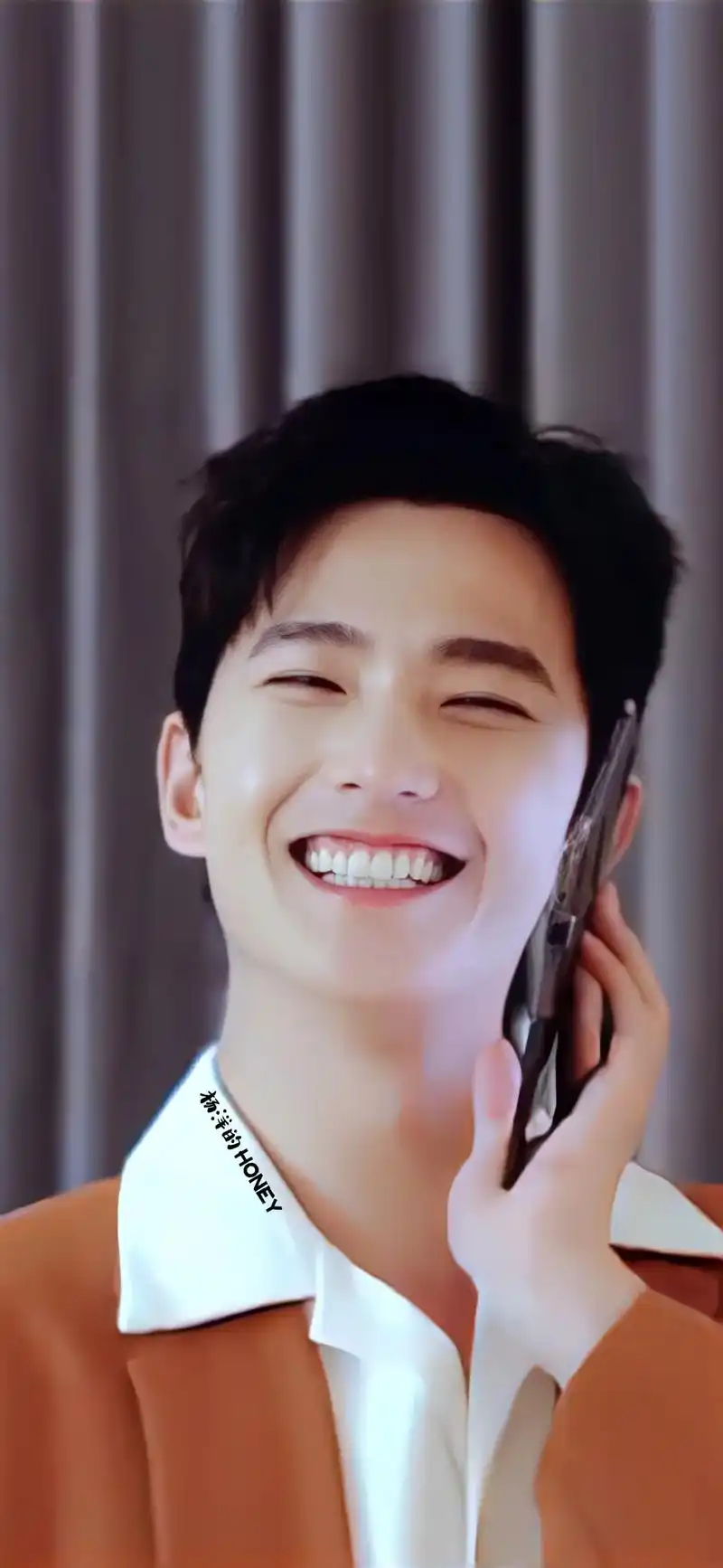 杨洋高清壁纸 | 26期  你们的男朋友打电话给你 也会像我 - 抖音