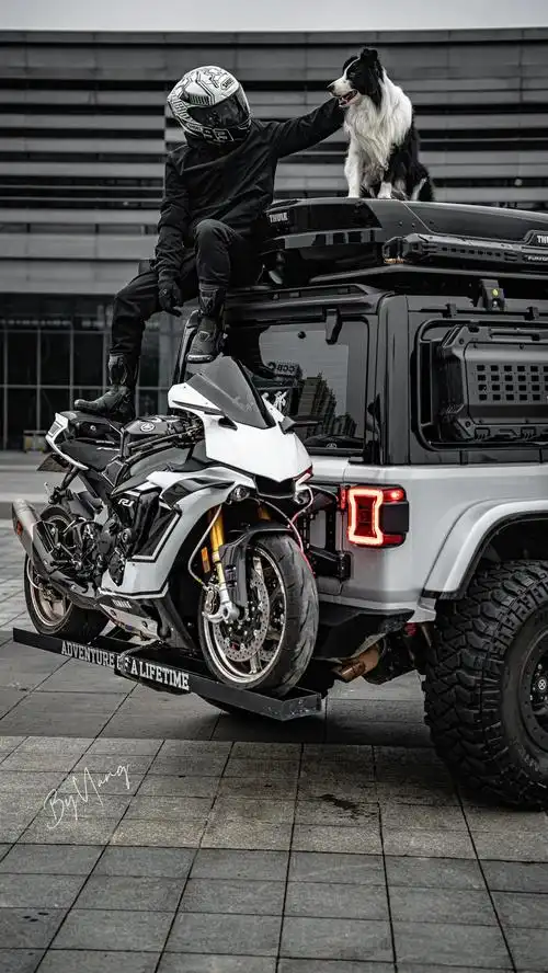 "一人 两车 一狗"这是不是每个男孩子的终极梦想#机车 #雅 - 抖音